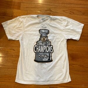 Reebok 2011 BOSTON BRUINS Stanley Cup Champions FINALS Size Large